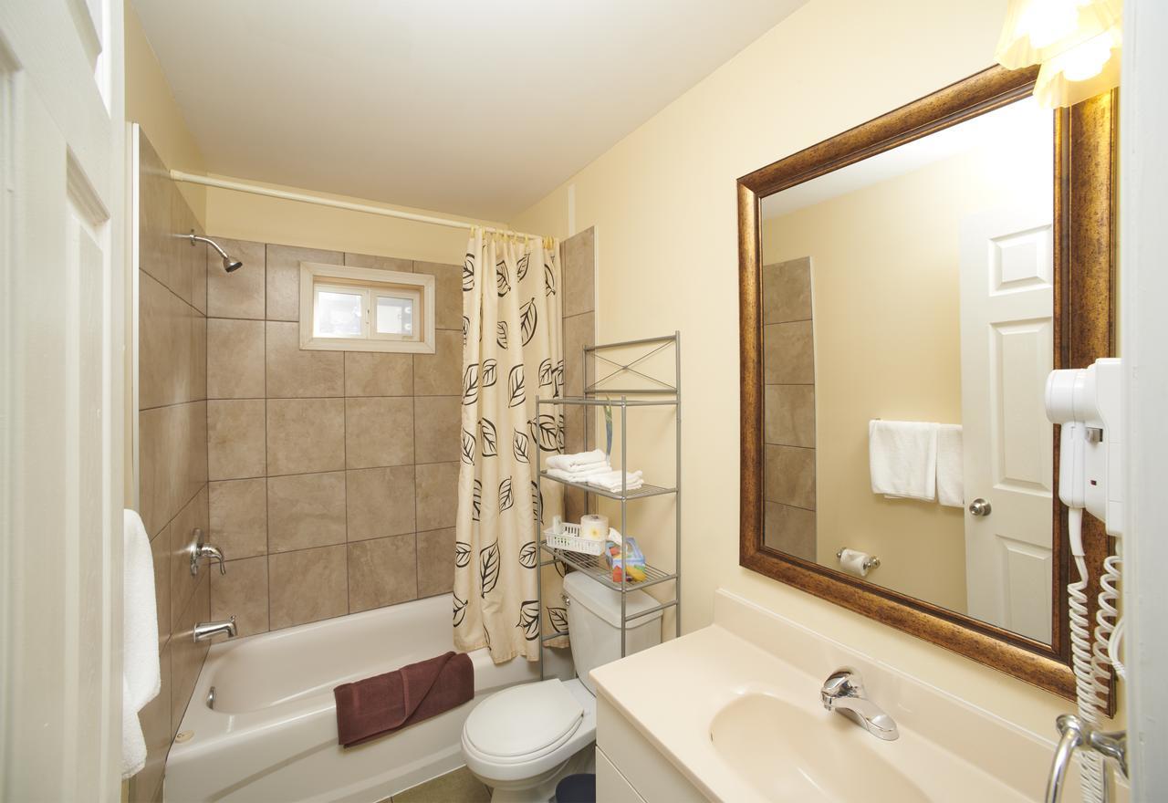 Black Sea Motel Пентиктон Экстерьер фото