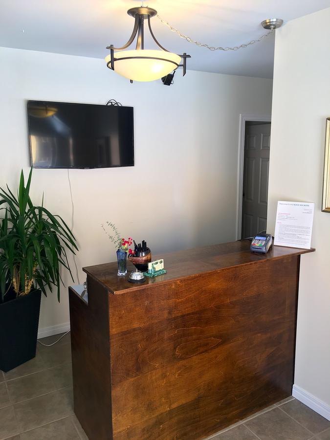 Black Sea Motel Пентиктон Экстерьер фото