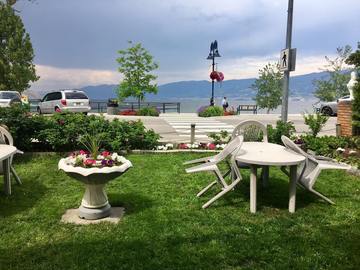 Black Sea Motel Пентиктон Экстерьер фото